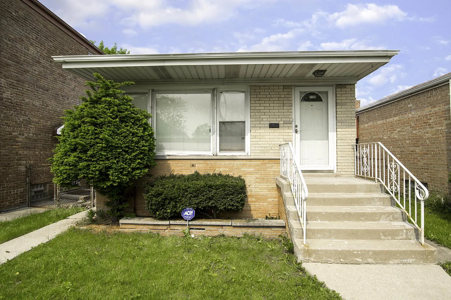 7126 S Kedzie Ave photo 1