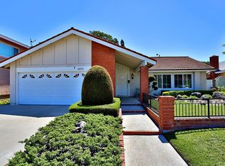15572 Sunburst Ln, Huntington Beach, CA 92647