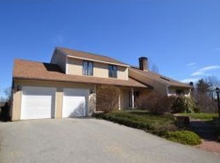 25 Barrington Dr, Bedford, NH 03110