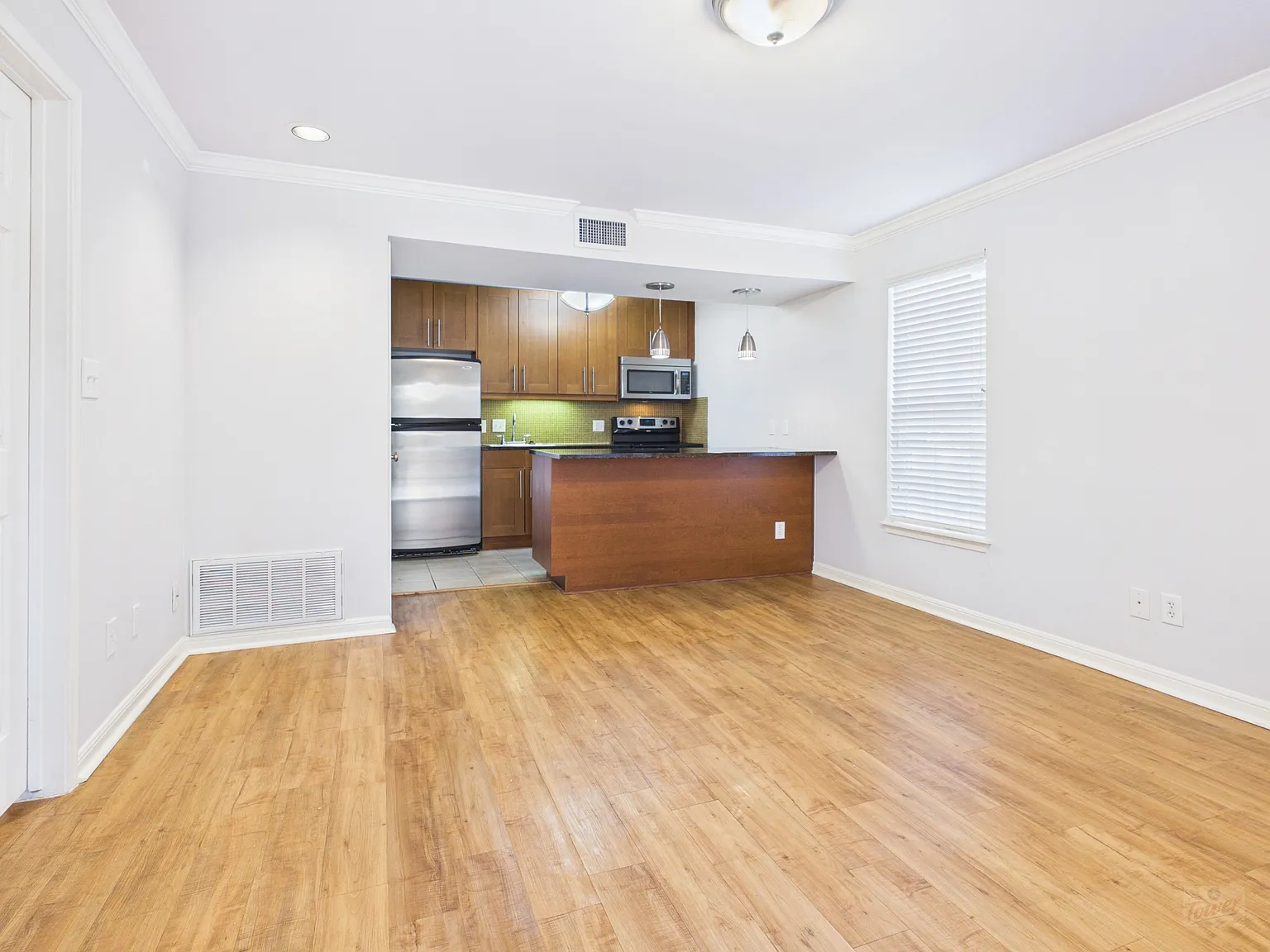 7685 Northcross Dr Apt 500 — Photo 3
