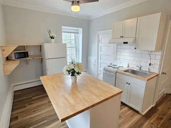  3 Highland St Studio Heatincluded Renovated 1petok! Laundry! Prkg!, 3 Highland St #7, Woonsocket, RI 02895