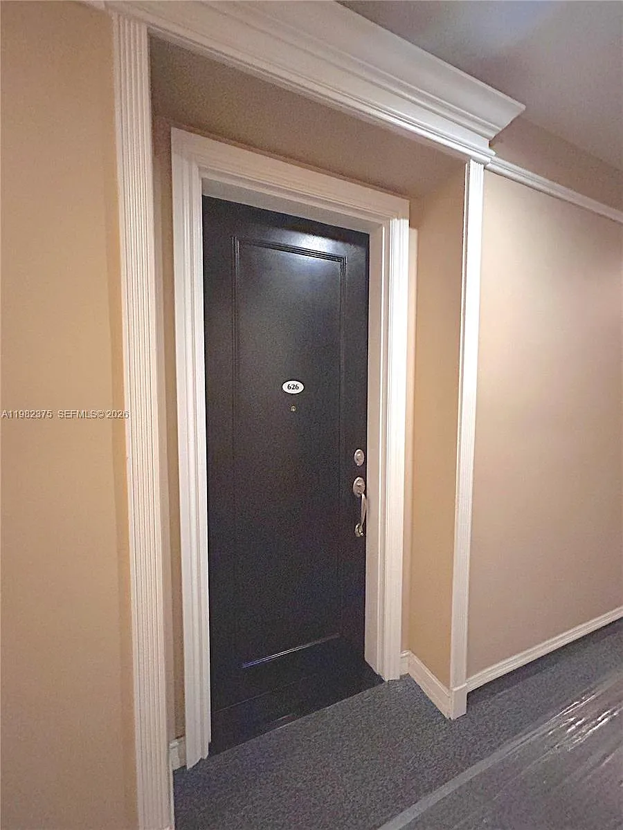 Building Photo - 1805 Ponce De Leon Blvd #626