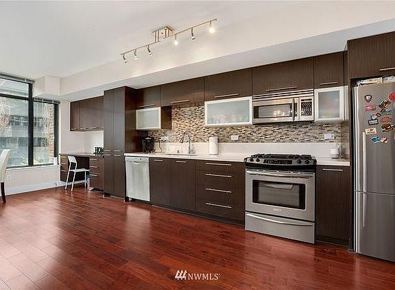 2nd image of 2911 2nd Ave Unit 320