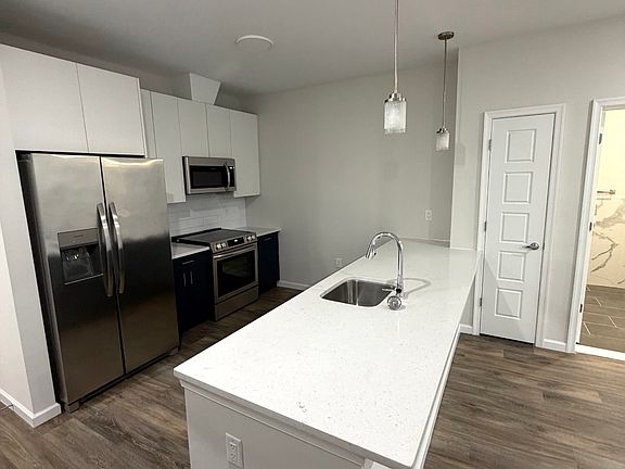 2nd image of 299-301 Lake St