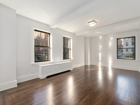 1085 Park Avenue 2B image 3 of 10