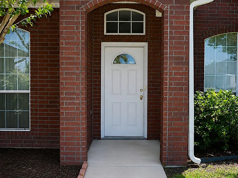 5802 Venetian Ct — Photo 2