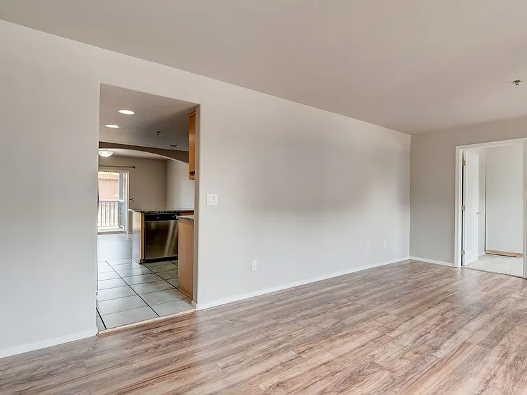 300 N Oak Harbor St #C102 — Photo 6