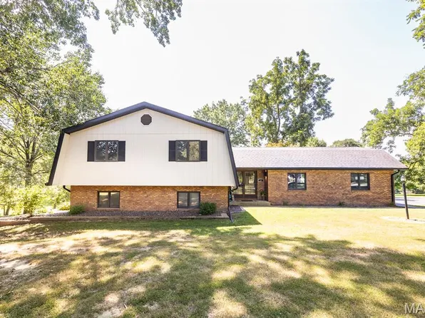 10 Melody Ln, Troy, IL 62294