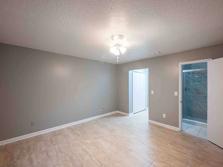 1623 Twin Oak Dr E — Photo 28