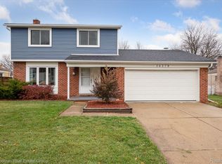 36270 Northfield Ave, Livonia, MI