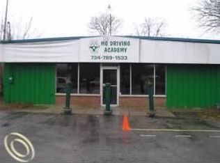 26425 Atwater St, Flat Rock, MI 48134