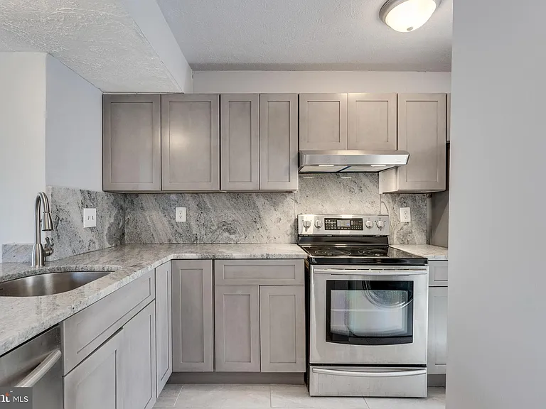 1015 Copperfield Ct — Photo 12