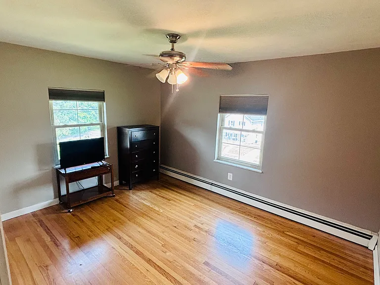 32 Riale Ave #3A — Photo 6