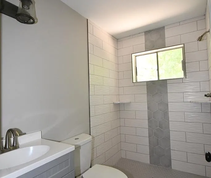 5111 Lynnwood Ave — Photo 2
