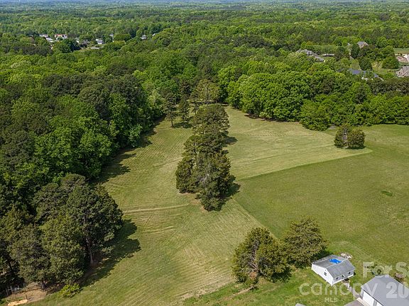 2nd image of 5309 Hickory Grove Rd