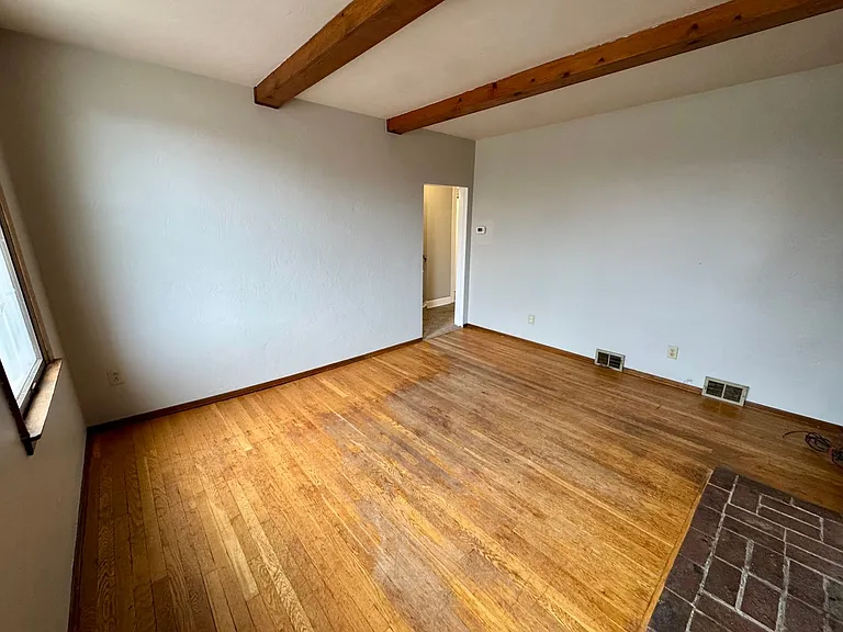 111 S Ohio Street (Full Service) — Photo 19