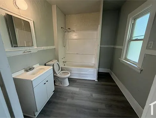 1 bed, $1,100 — Photo 4