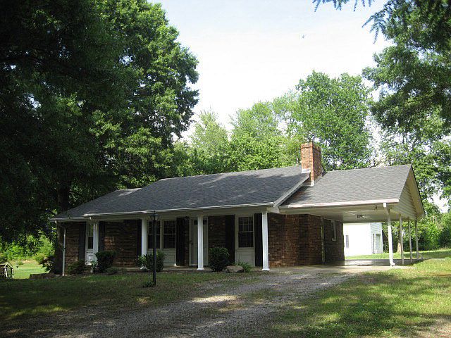1st image of 672 Jackson Hts