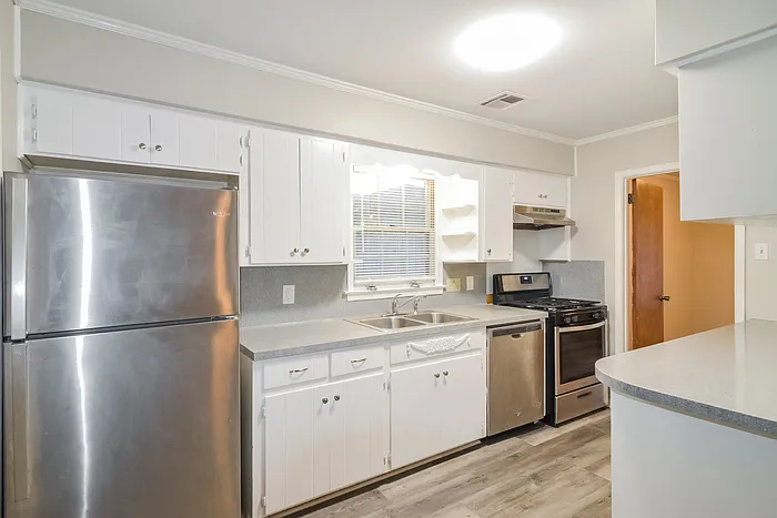3 bed, 2.0 bath, 1450 sqft, $1,425 — Photo 3
