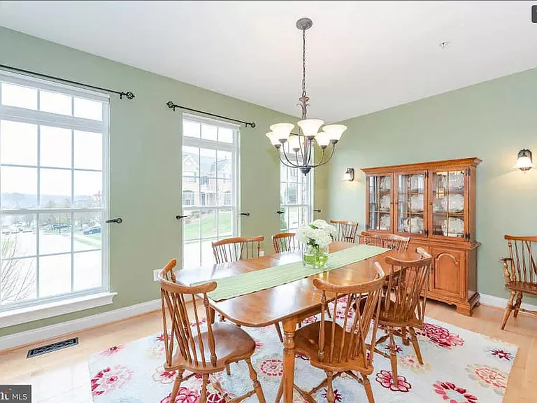 8042 Four Quarter Rd — Photo 16