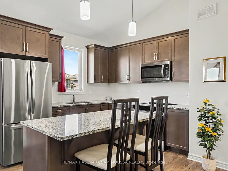 656 Bracewell St — Photo 14