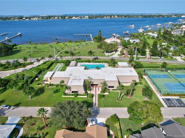 1800 SE Saint Lucie Blvd APT 1-306