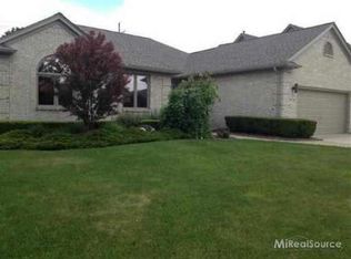 47750 Lighthouse Dr, Macomb, MI 48044