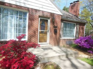 921 N State Rd, Flora, IL 62839