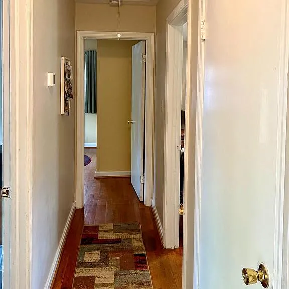 1316 Rowe St — Photo 18