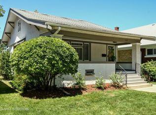 907 Mapleton Ave, Oak Park, IL 60302
