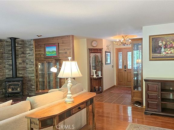 5th image of 14880 Hickok Ct