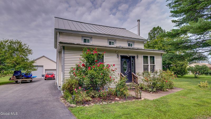 2nd image of 1428 River Road