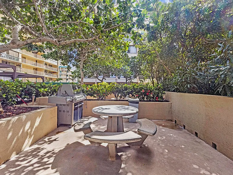 430 Lewers St #25E — Photo 18