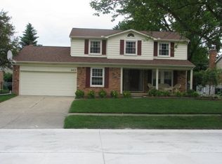 5820 Larkins Dr, Troy, MI