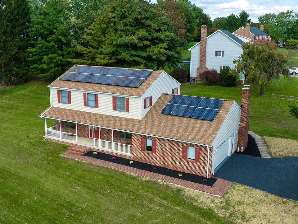1st image of 60 Stoneridge Dr