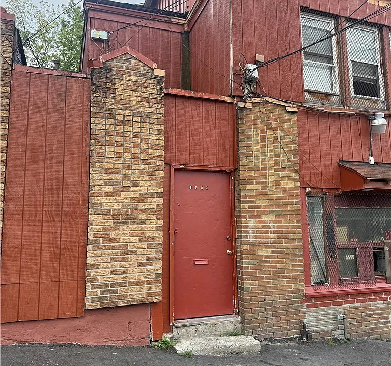 1702 E Fayette St #2