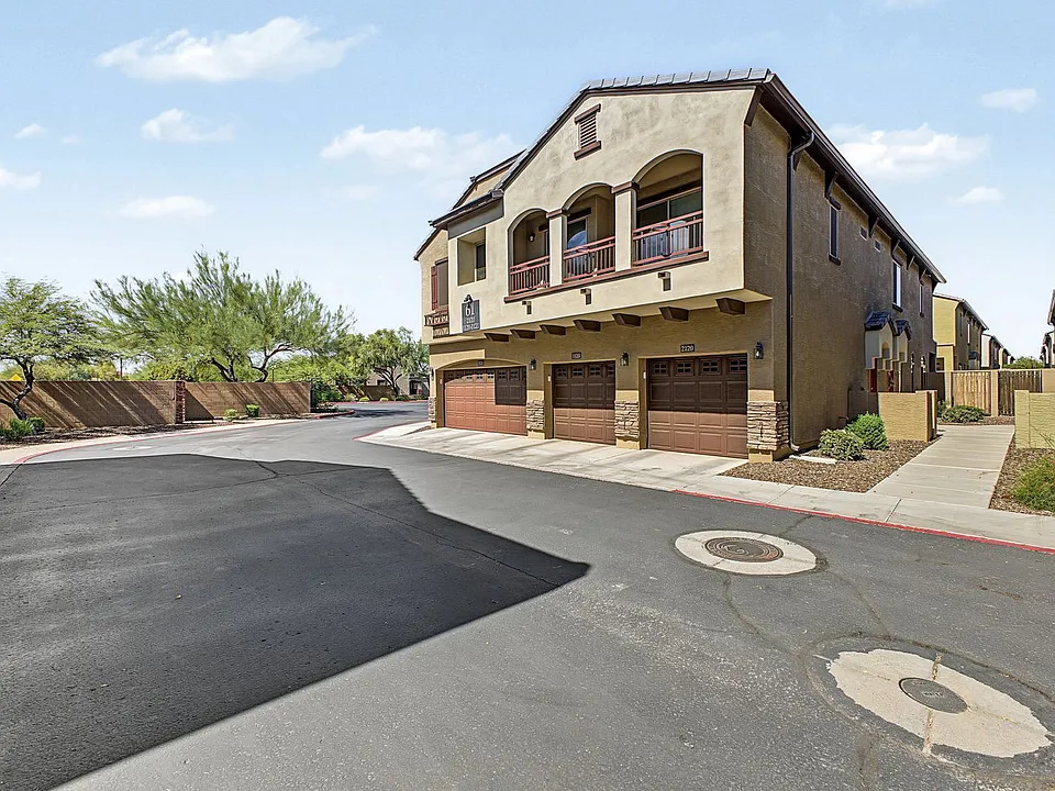 2725 E Mine Creek Rd #2120