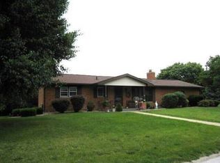 2107 N Arrowood Ct, Quincy, IL 62305