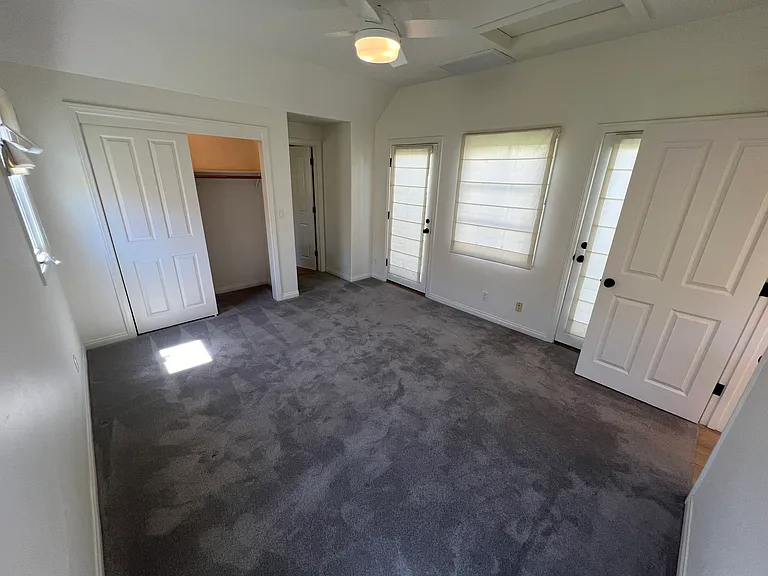 2420 De La Vina St #B — Photo 10