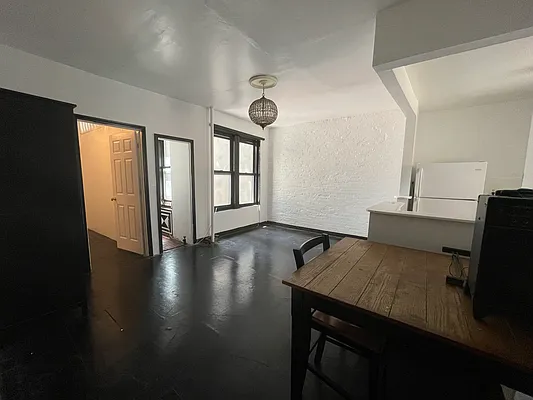 Rented by Bedford Realty USA Corp | media 1