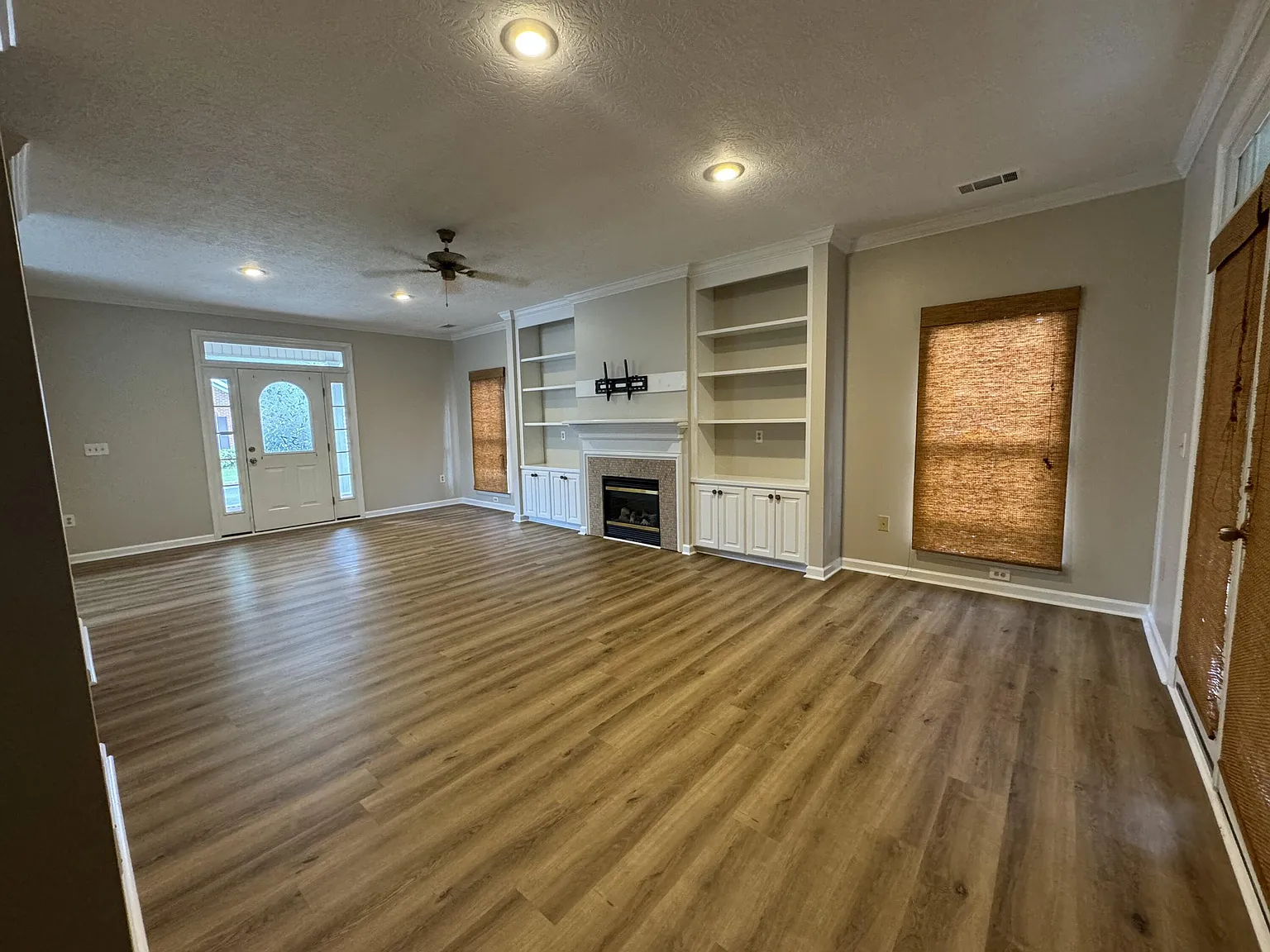 3 bed, 3.0 bath, 1598 sqft, $1,700 — Photo 4