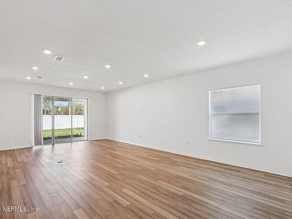 3rd image of 43 WHITE FEATHER Lane