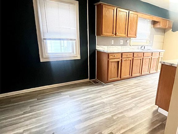 4th image of 636 Partridge St