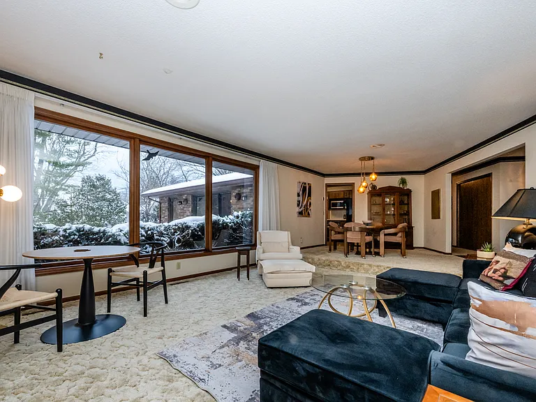 1319 Lewis Ave — Photo 13