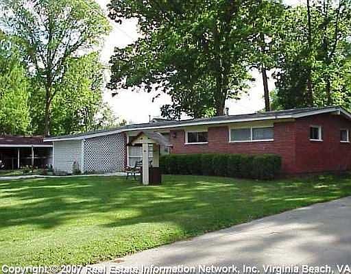 Beautiful 3 Bedroom Brick Ranch