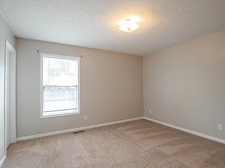 1481 McClardy Rd — Photo 9