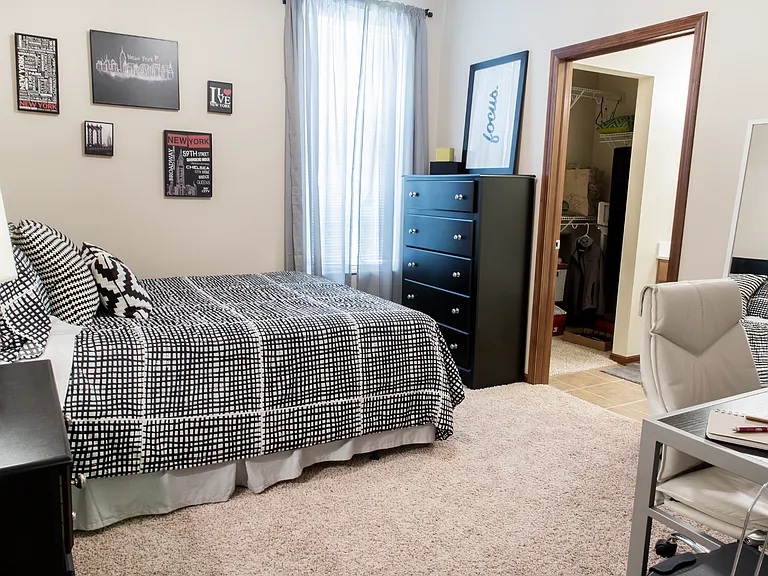 Prairie Pointe Student Living — Photo 8