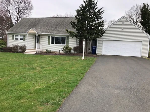 963 Bridge St, Suffield, CT 06078