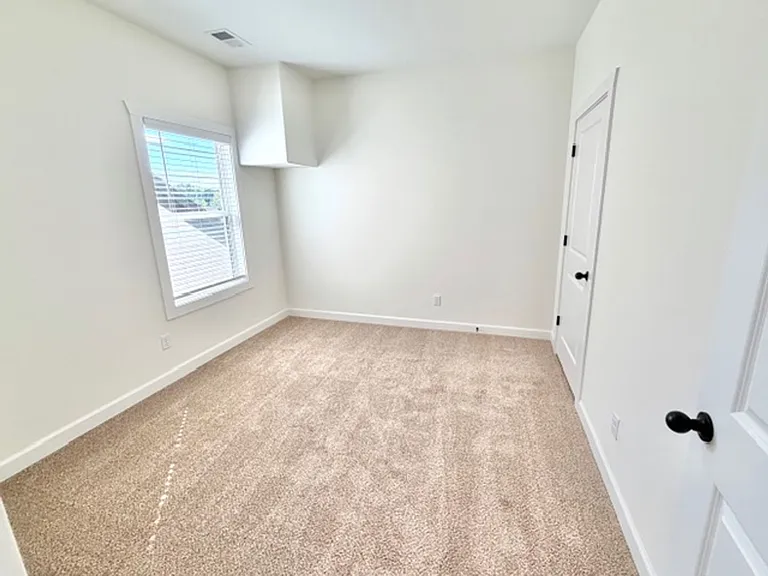 4859 Chatelet Dr — Photo 10