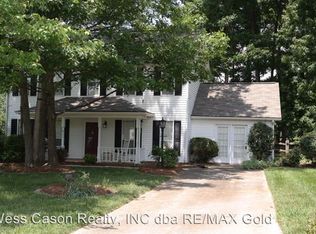 4036 Huntmeadow Dr, Charlotte, NC 28269